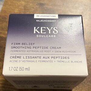 KEYS SOULCARE Firm Belief Smoothing Peptide Cream - Purple and White